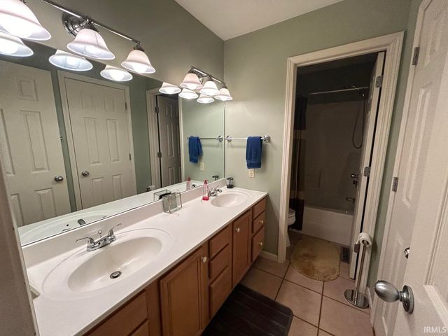 423 Crimson Lane, Plymouth, IN 46563