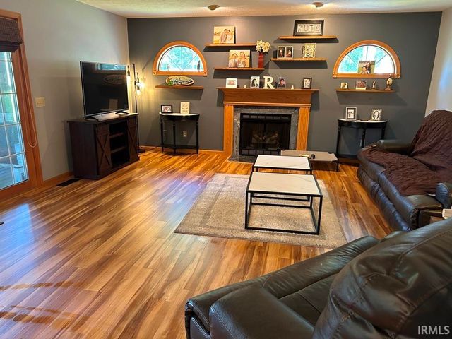 423 Crimson Lane, Plymouth, IN 46563