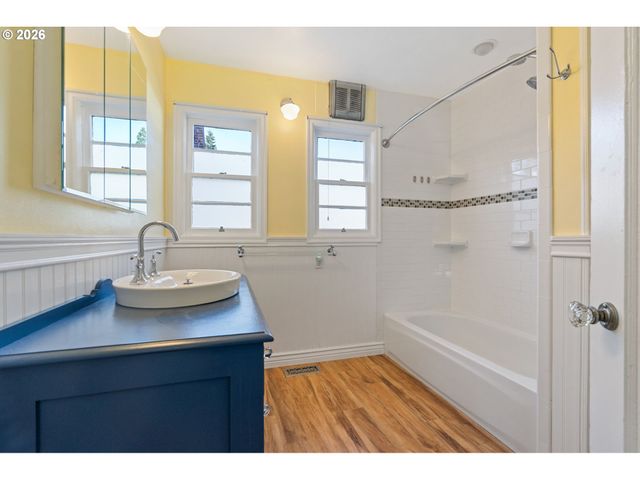 726 Ne 3rd Ave, Hillsboro, OR 97124