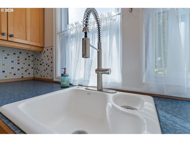726 Ne 3rd Ave, Hillsboro, OR 97124