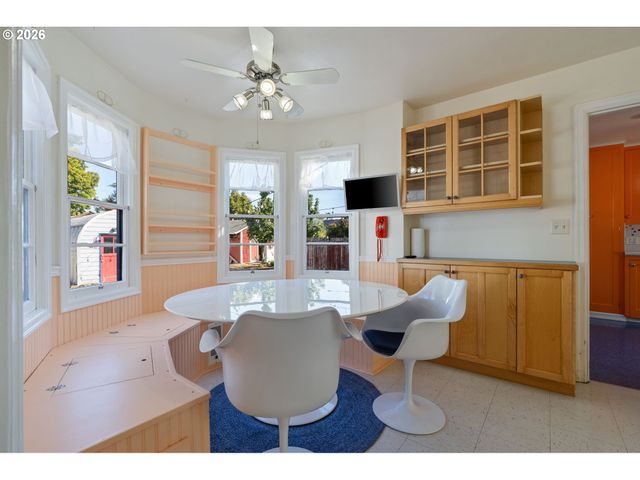 726 Ne 3rd Ave, Hillsboro, OR 97124