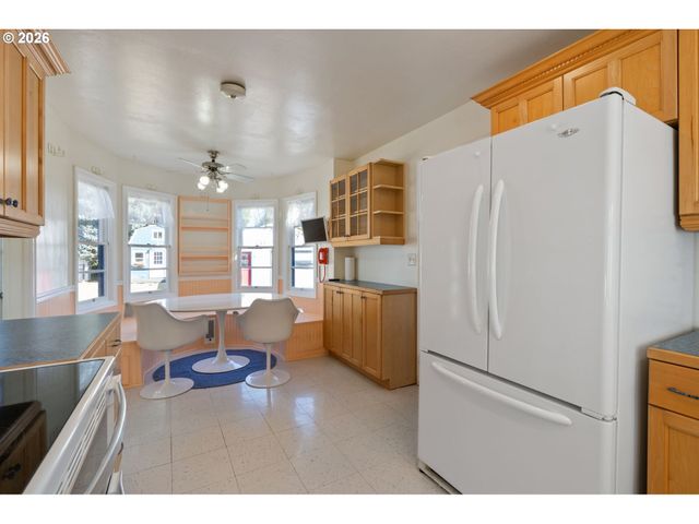 726 Ne 3rd Ave, Hillsboro, OR 97124