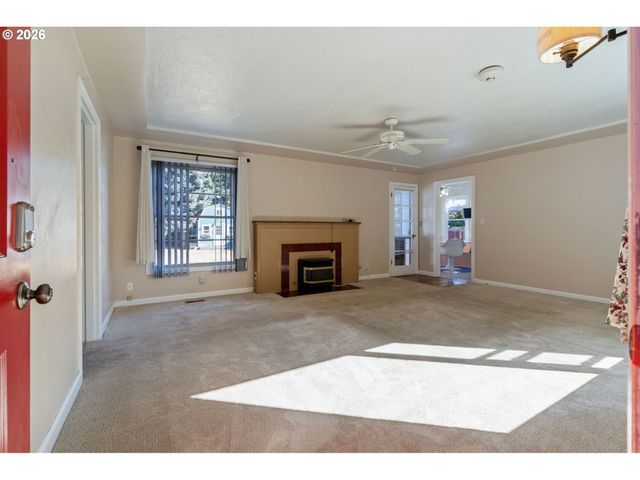 726 Ne 3rd Ave, Hillsboro, OR 97124