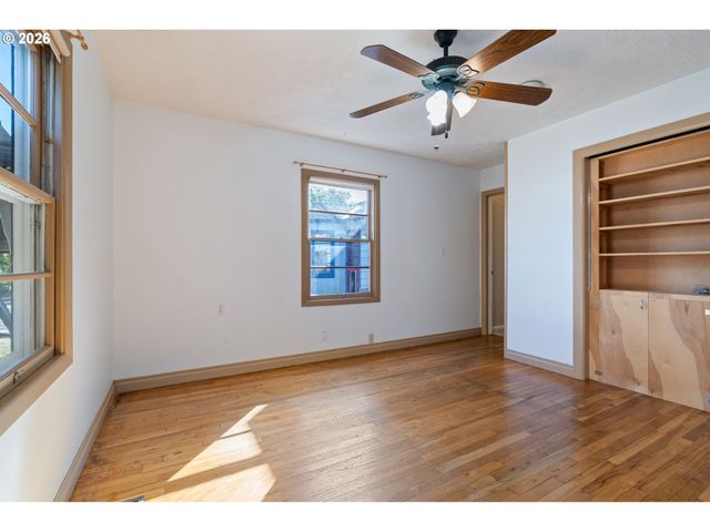 726 Ne 3rd Ave, Hillsboro, OR 97124