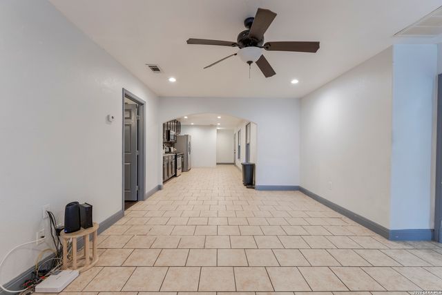 867 Price, San Antonio, TX 78211