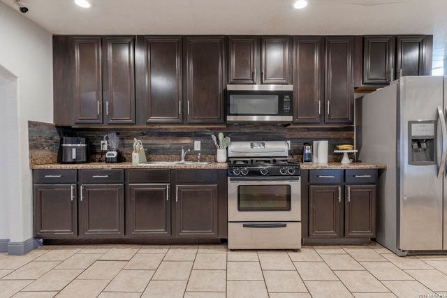 867 Price, San Antonio, TX 78211