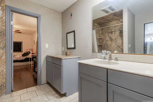 867 Price, San Antonio, TX 78211