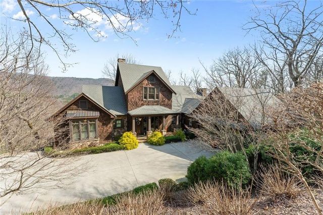 371 Orchard Hills Drive, Clarkesville, GA 30523