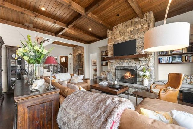 371 Orchard Hills Drive, Clarkesville, GA 30523