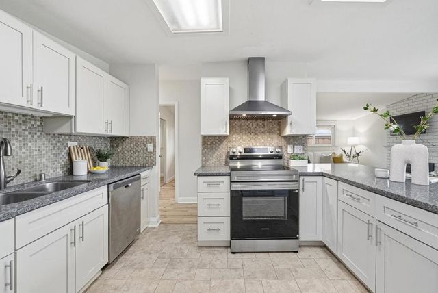 638 Woodhams Road, Santa Clara, CA 95051