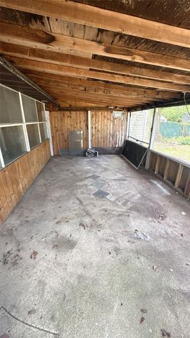 6 Shotgun Lane, Levittown, NY 11756