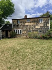 6 Shotgun Lane, Levittown, NY 11756
