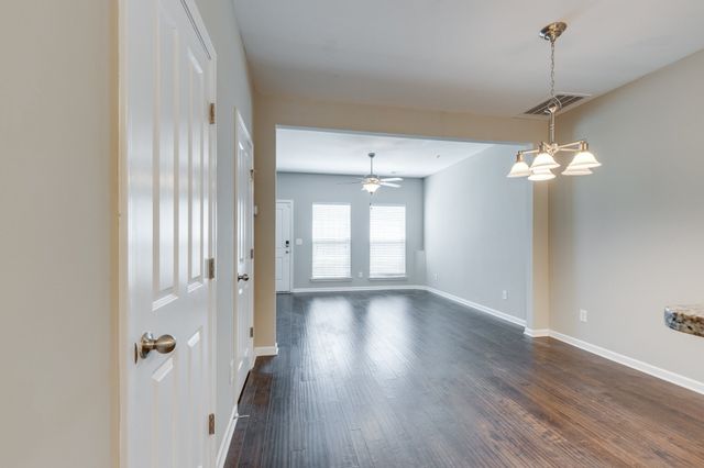 6007 DuPont Cv, Spring Hill, TN 37174