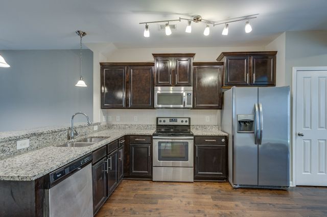 6007 DuPont Cv, Spring Hill, TN 37174