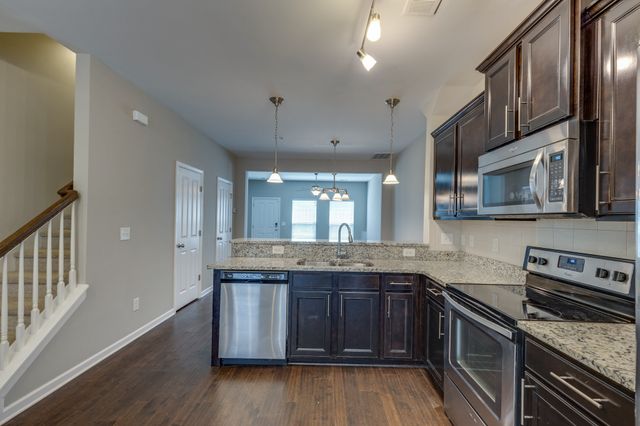 6007 DuPont Cv, Spring Hill, TN 37174