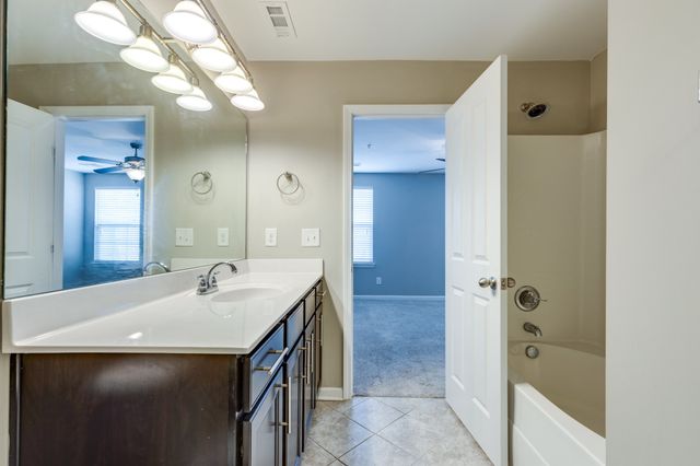 6007 DuPont Cv, Spring Hill, TN 37174
