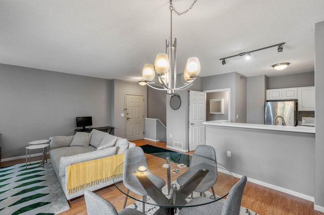 680 N 2nd Street 403, Minneapolis, MN 55401