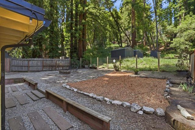 990 Creek Drive, Boulder Creek, CA 95006