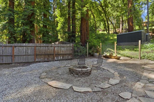 990 Creek Drive, Boulder Creek, CA 95006
