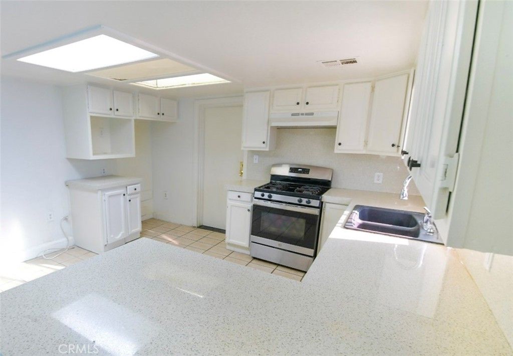 Image 8 of property listing at 26778 Girard Street, Hemet, CA 92544