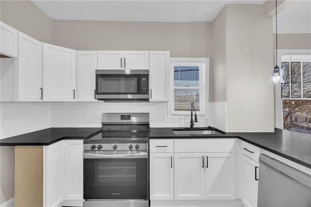 1406 E 45th Street, Kansas City, MO 64110