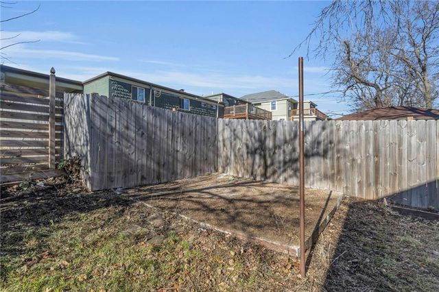 1406 E 45th Street, Kansas City, MO 64110