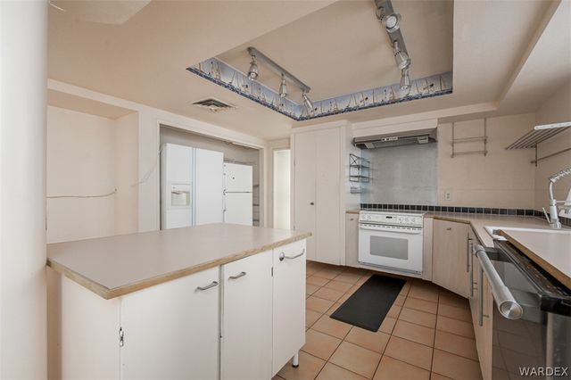 1049 Terrace Drive, Bullhead City, AZ 86442