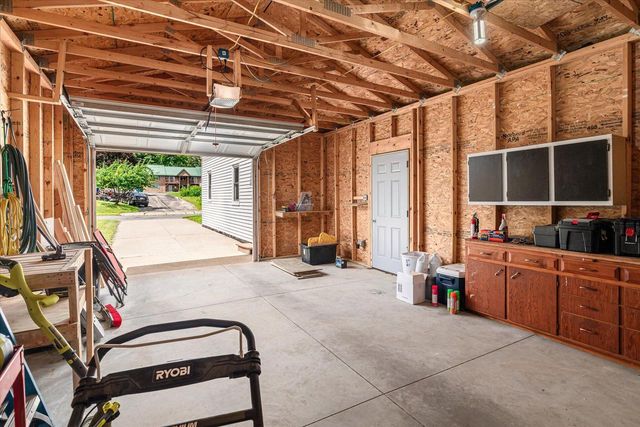 125 N Lincoln AVENUE, Viroqua, WI 54665