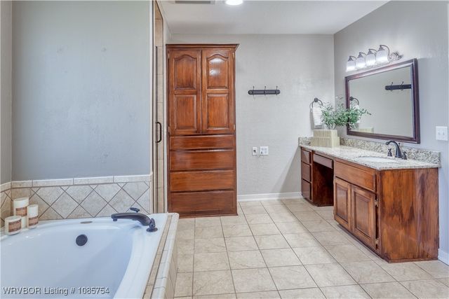 5200 Hardscrabble Way, Fort Smith, AR 72903