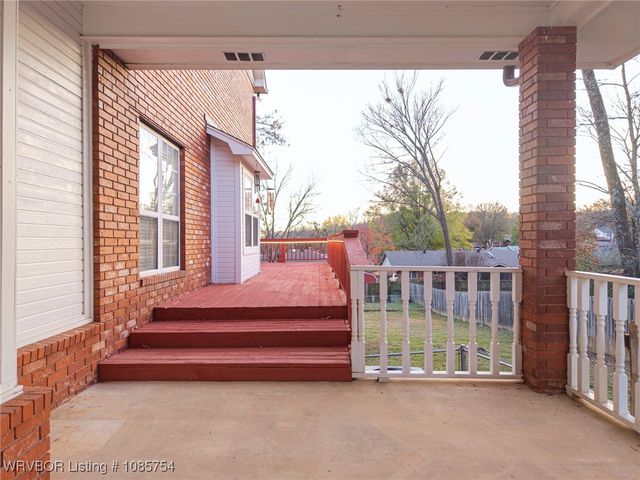 5200 Hardscrabble Way, Fort Smith, AR 72903