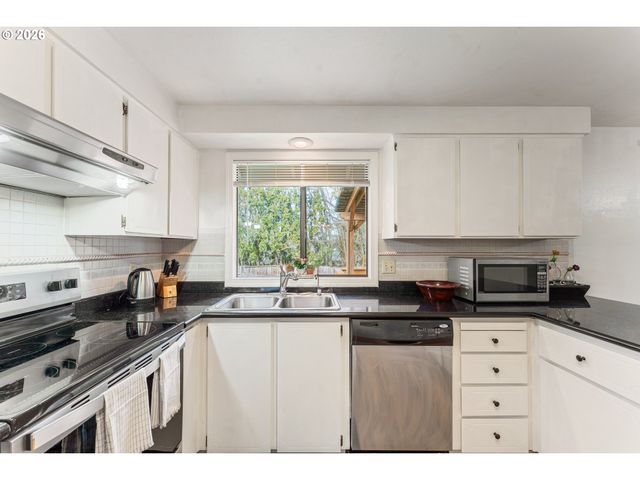 17605 Sw SUMAC Ln, Beaverton, OR 97007