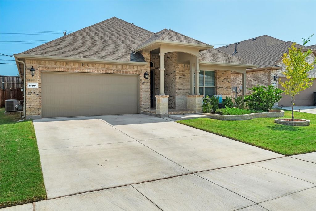 11504 Hartwell Lane, Fort Worth, TX 76244