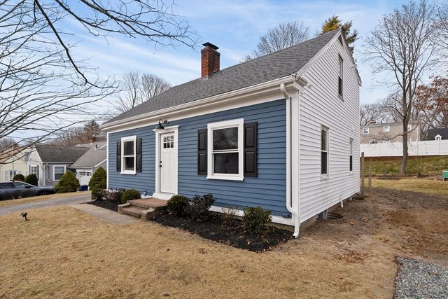 74 Magnolia St, Braintree, MA 02184