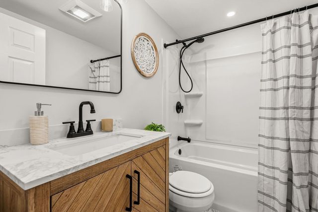 74 Magnolia St, Braintree, MA 02184