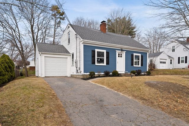 74 Magnolia St, Braintree, MA 02184