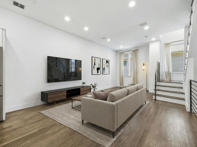 1920 Dowgate Court, Dallas, TX 75204