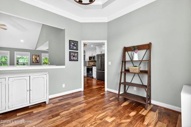 290 Elk Chase Dr, Taylorsville, KY 40071