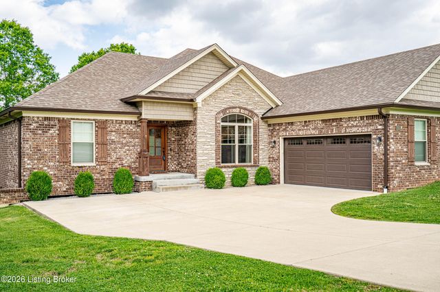 290 Elk Chase Dr, Taylorsville, KY 40071