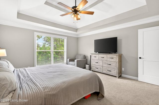 290 Elk Chase Dr, Taylorsville, KY 40071