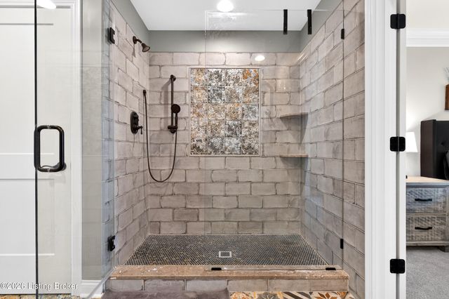 290 Elk Chase Dr, Taylorsville, KY 40071