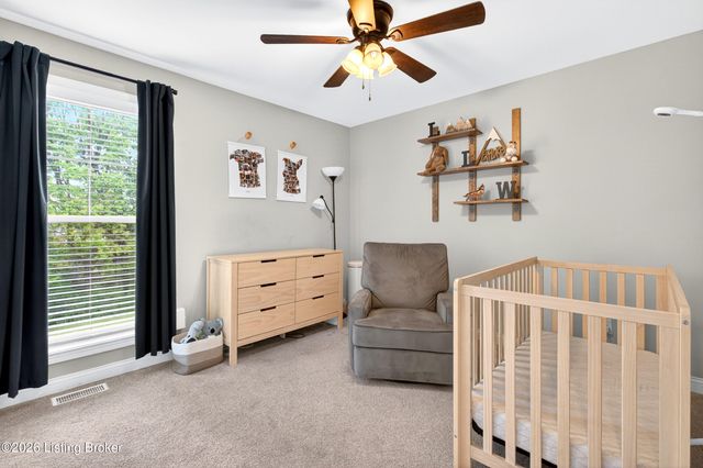 290 Elk Chase Dr, Taylorsville, KY 40071
