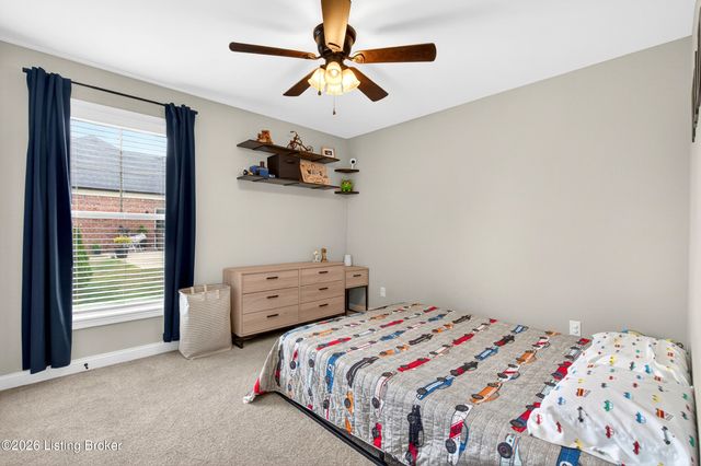 290 Elk Chase Dr, Taylorsville, KY 40071