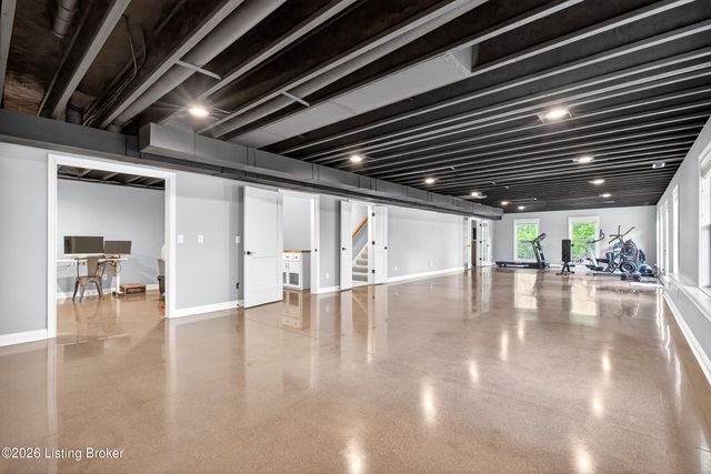 290 Elk Chase Dr, Taylorsville, KY 40071