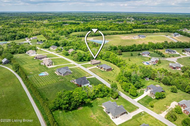 290 Elk Chase Dr, Taylorsville, KY 40071