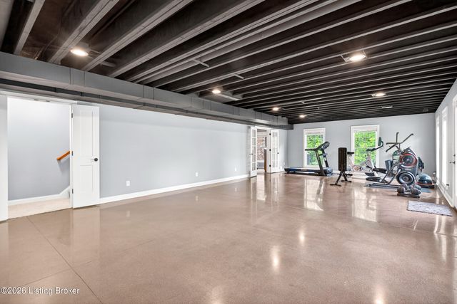 290 Elk Chase Dr, Taylorsville, KY 40071