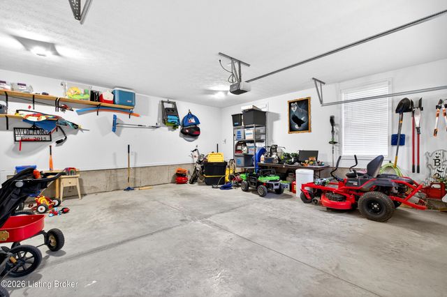 290 Elk Chase Dr, Taylorsville, KY 40071
