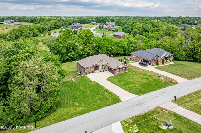 290 Elk Chase Dr, Taylorsville, KY 40071