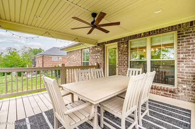 290 Elk Chase Dr, Taylorsville, KY 40071