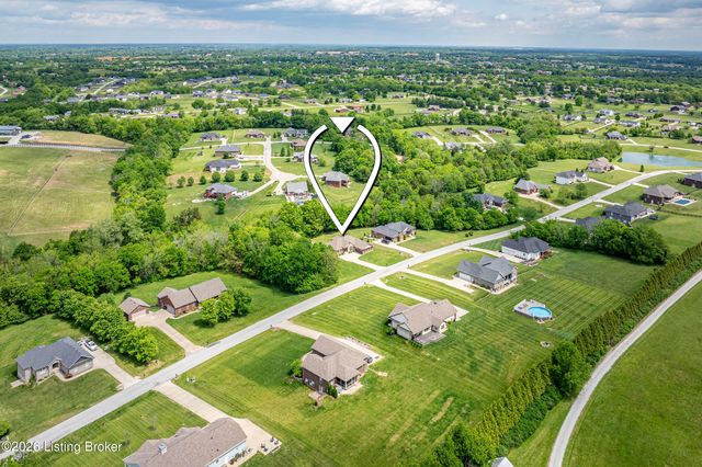 290 Elk Chase Dr, Taylorsville, KY 40071