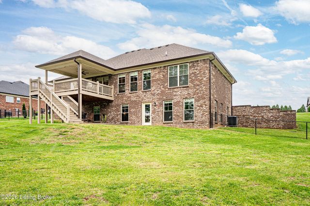 290 Elk Chase Dr, Taylorsville, KY 40071